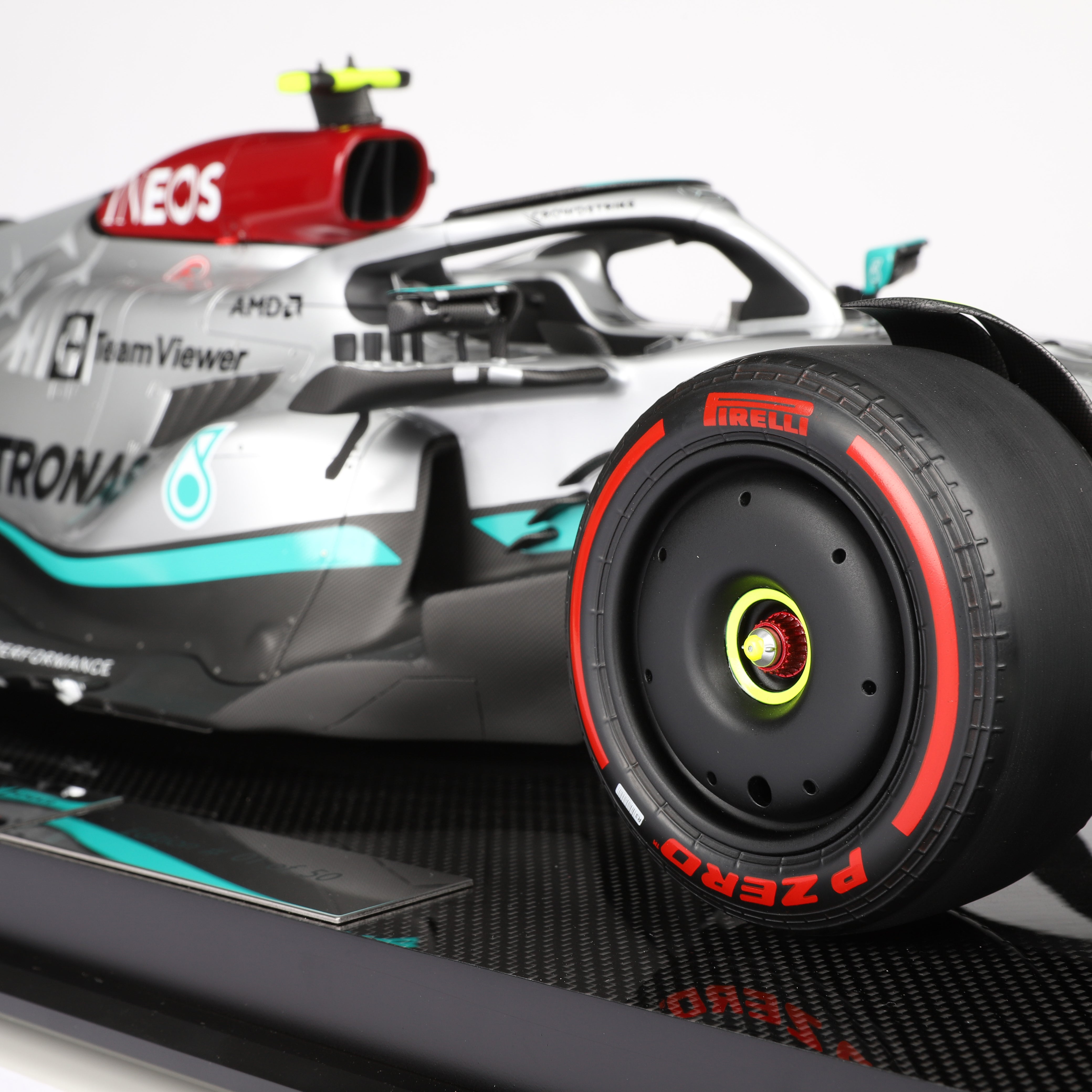 Lewis Hamilton 2022 Mercedes-AMG Petronas F1 Team W13 E Performance 1:8 Scale Model - Sāo Paulo GP