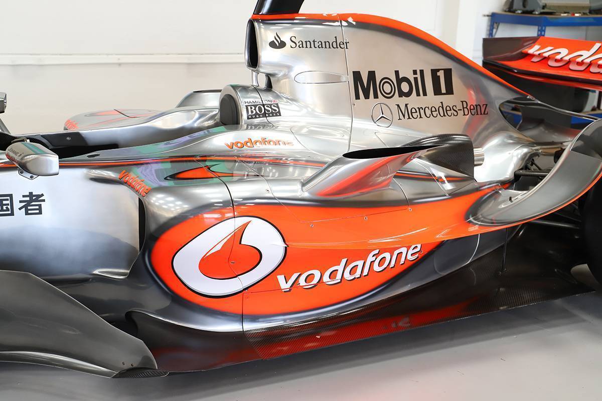 2006 McLaren MP4-21 Show Car – F1 Authentics