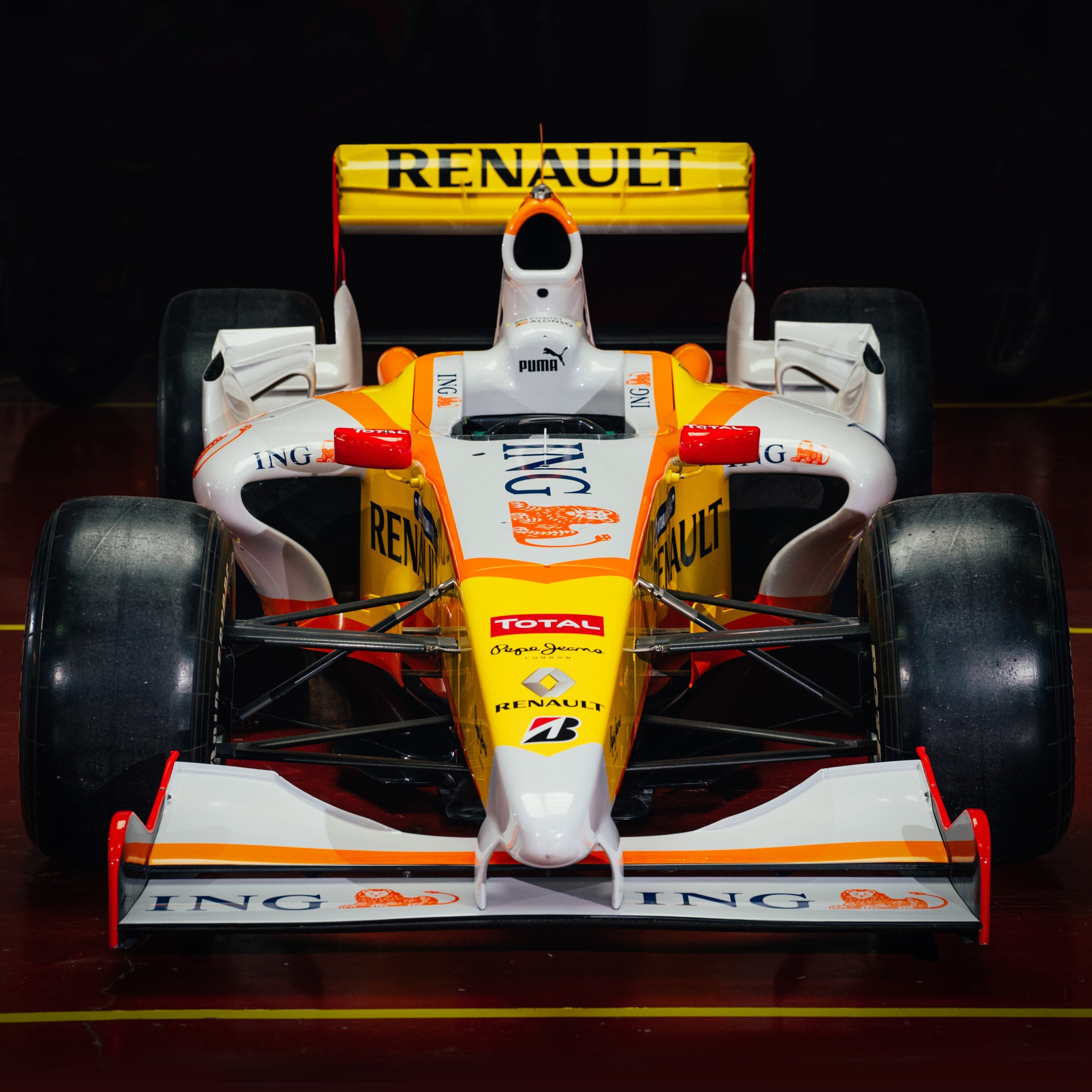 2009 Renault R29 Official F1® Show Car