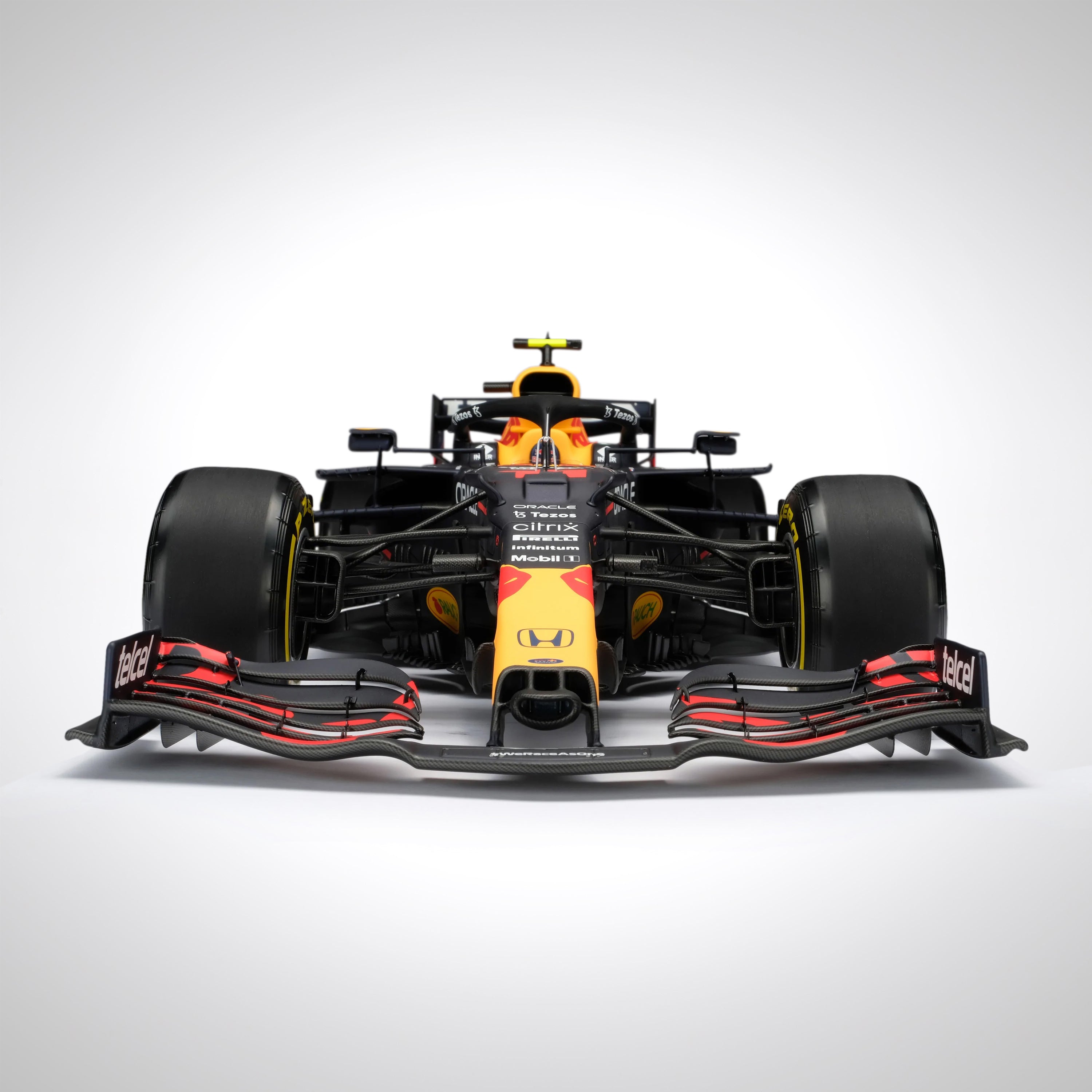 Sergio Perez 2021 Oracle Red Bull Racing F1 Team RB16B 1:8 Scale Model – Abu Dhabi GP