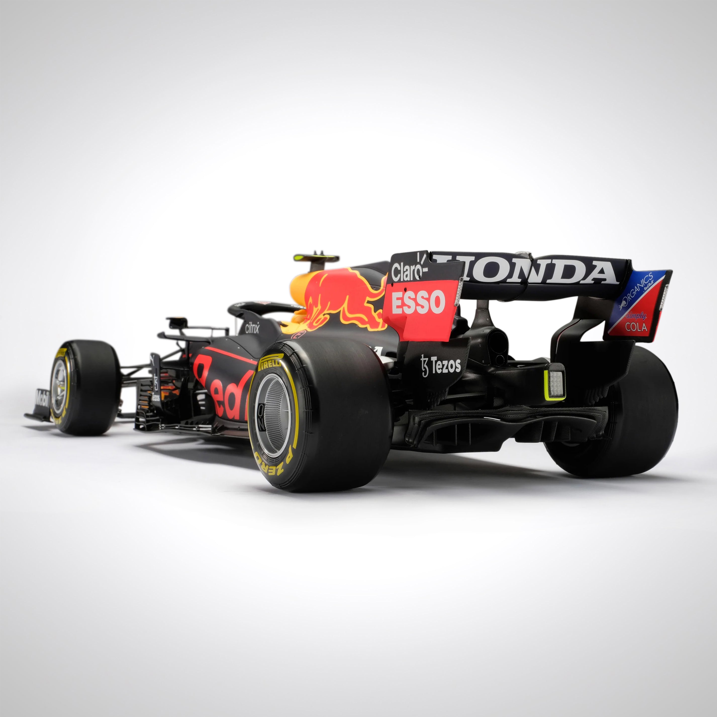 Sergio Perez 2021 Oracle Red Bull Racing F1 Team RB16B 1:8 Scale Model – Abu Dhabi GP