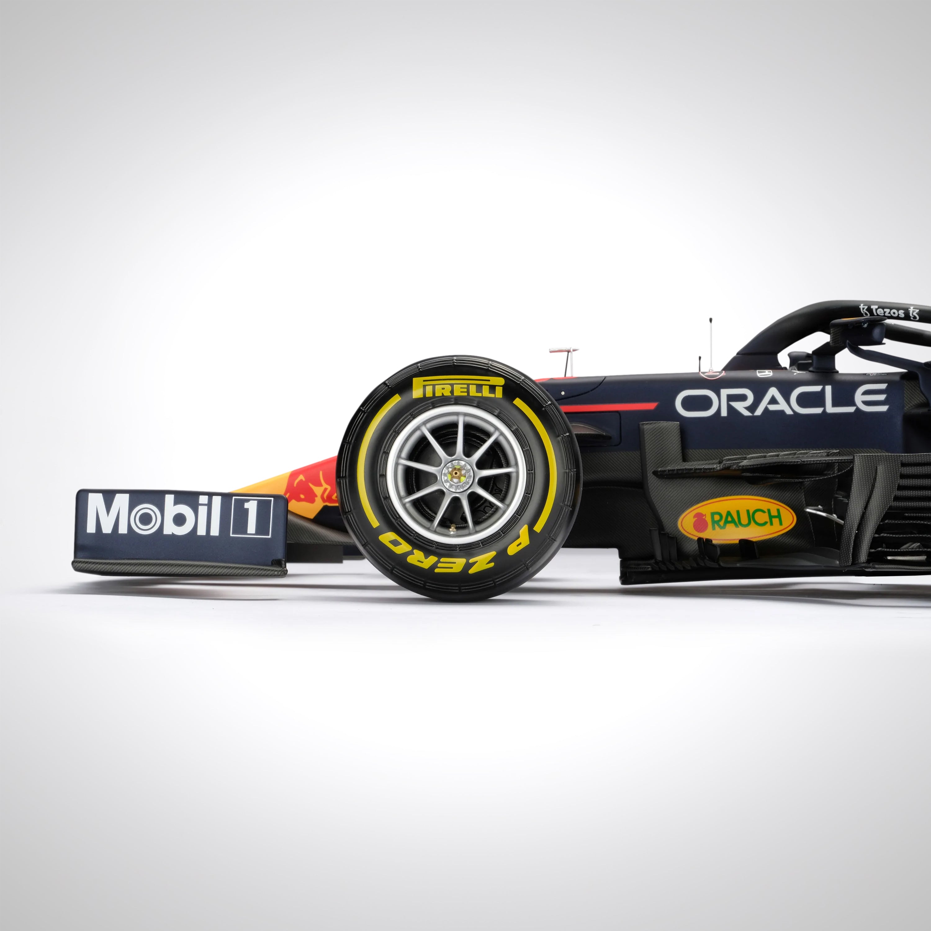 Sergio Perez 2021 Oracle Red Bull Racing F1 Team RB16B 1:8 Scale Model – Abu Dhabi GP