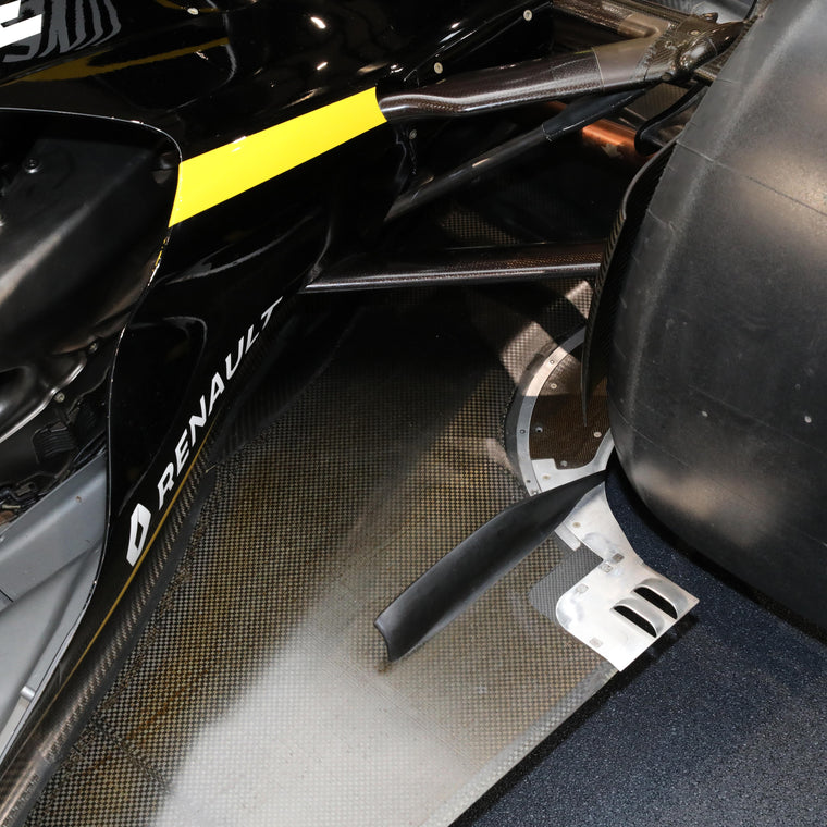 2014 Lotus E22-03 rolling chassis with RS19-inspired 2019 livery, premium collector display vehicle for Formula 1 enthusiasts