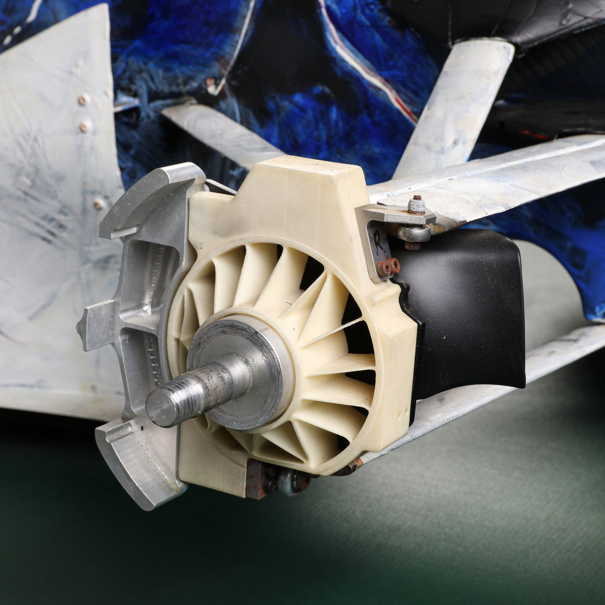 The Austin Auction LOT 010 - 2001 Sauber C20 Wind Tunnel Model - 50% Scale