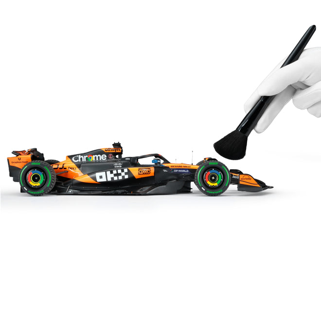 Oscar Piastri 2025 McLaren MCL39 1:18 Scale Model Australian GP Edition