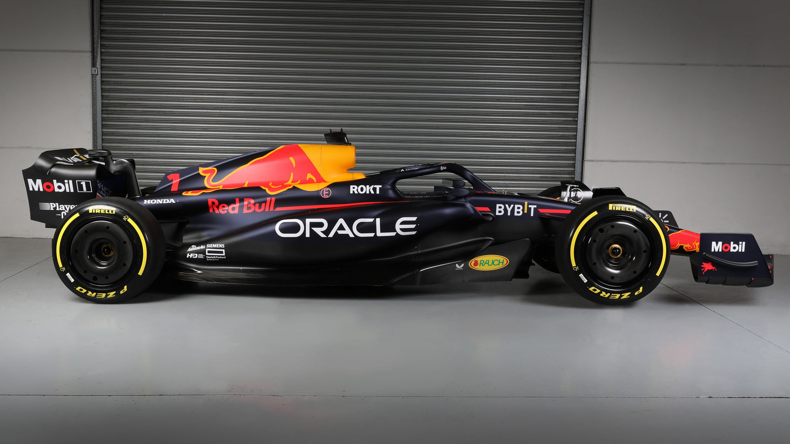 Official Oracle Red Bull Racing 2023 RB19 Show Car
