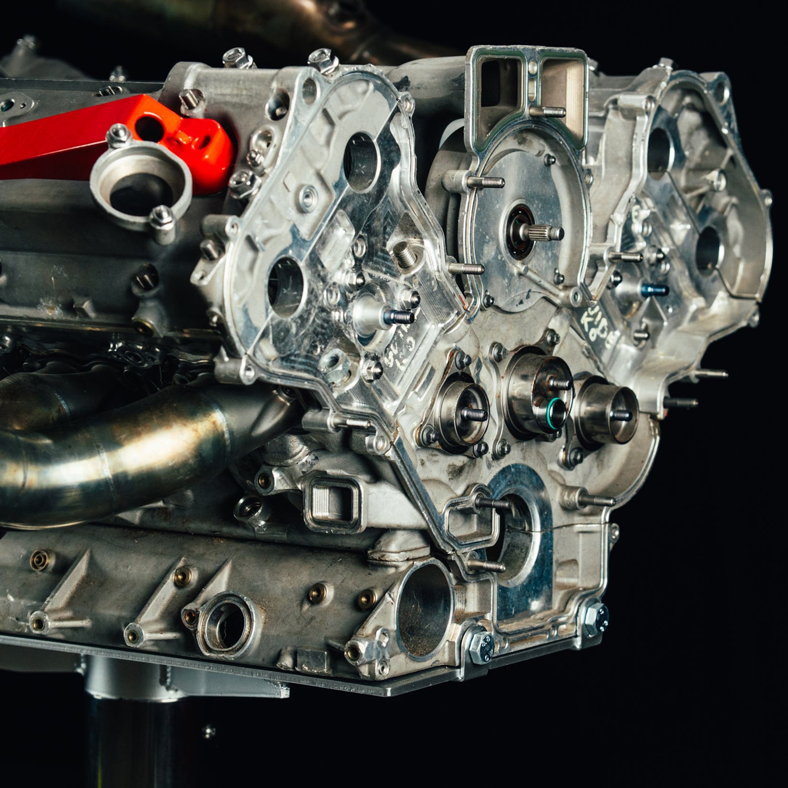 Season Launch LOT 041 – 2001 Ferrari F2001 050 Engine - Display Stand