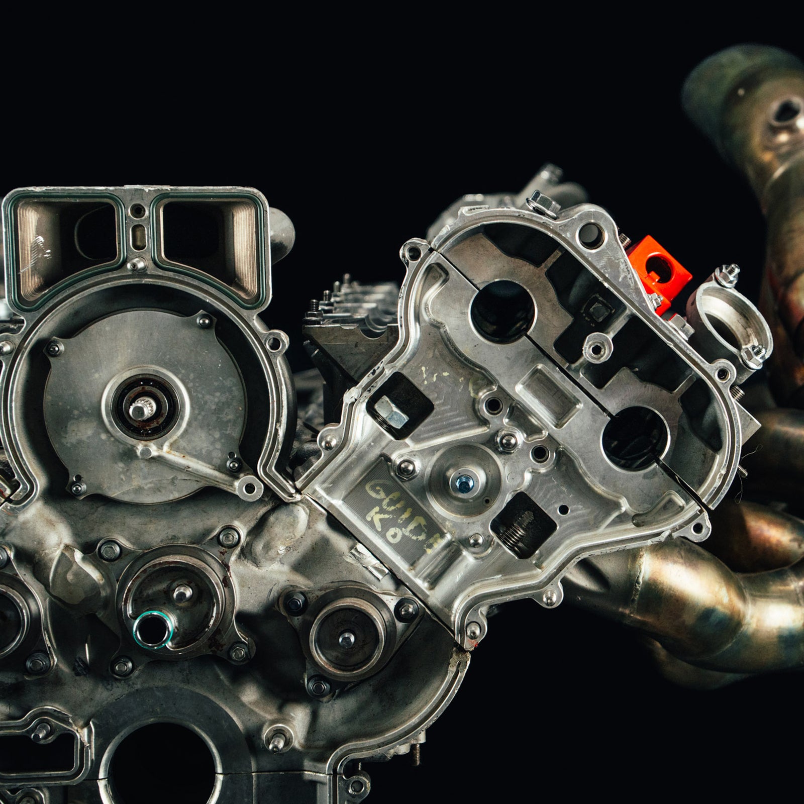 Season Launch LOT 041 – 2001 Ferrari F2001 050 Engine - Display Stand