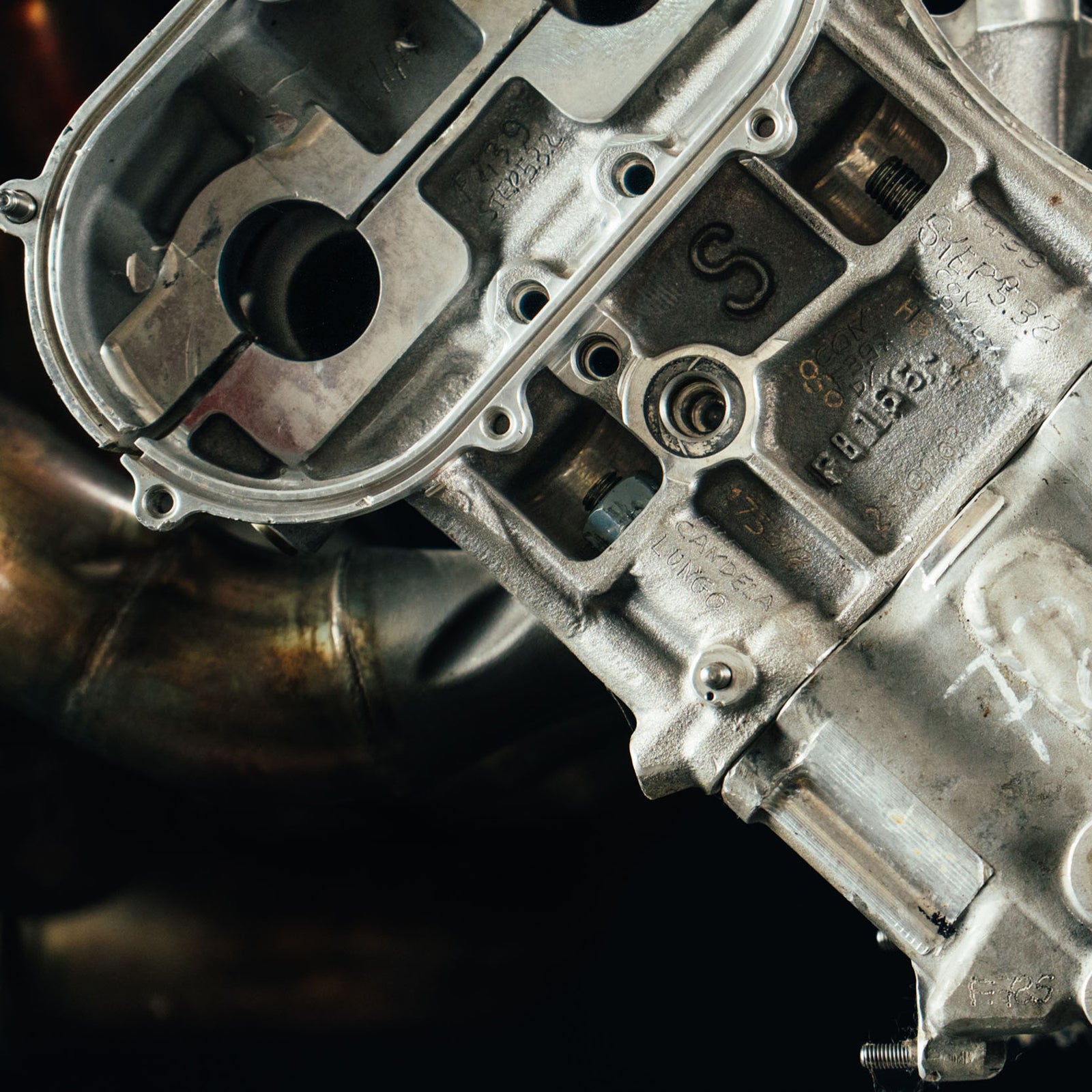 Season Launch LOT 041 – 2001 Ferrari F2001 050 Engine - Display Stand