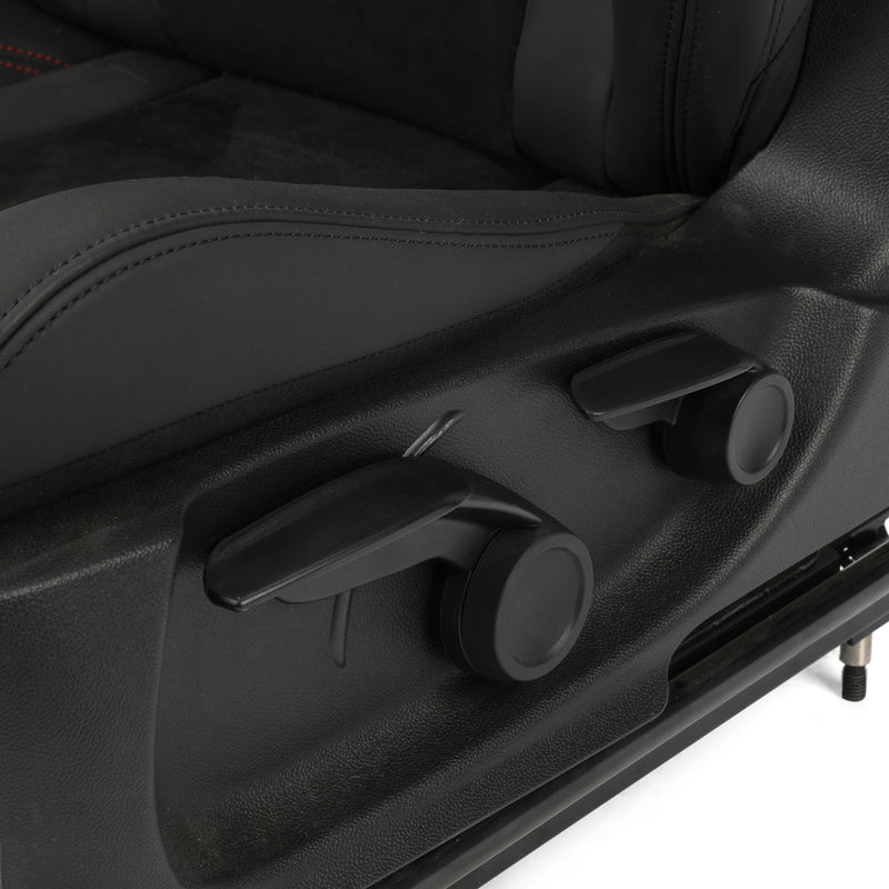 LOT 078 - Alfa Romeo 2023 Pit Garage Drivers Chair - Valtteri Bottas
