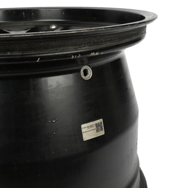 Alex Albon Williams F1 Team race-used front wheel rim table Las Vegas GP premium collectible