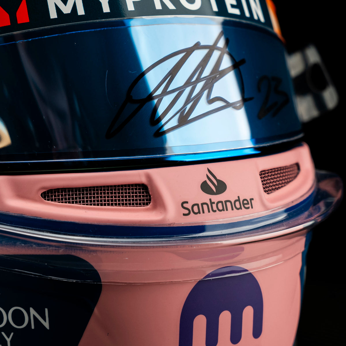 The Austin Auction LOT 043 - Alexander Albon 2025 Williams Race Helmet