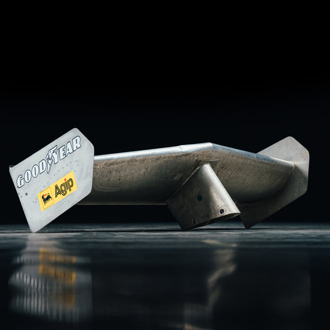 LOT 613 - 1977 Ferrari 312T Niki Lauda Rear Wing Photo Match