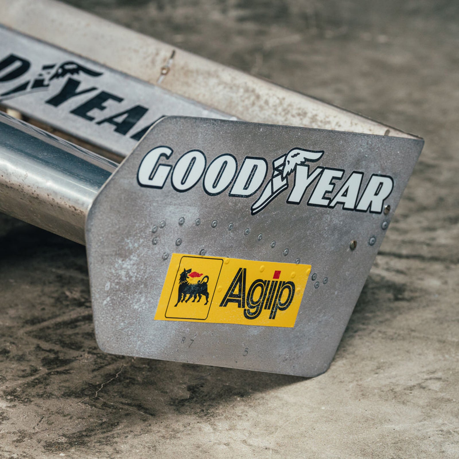 LOT 613 - 1977 Ferrari 312T Niki Lauda Rear Wing Photo Match