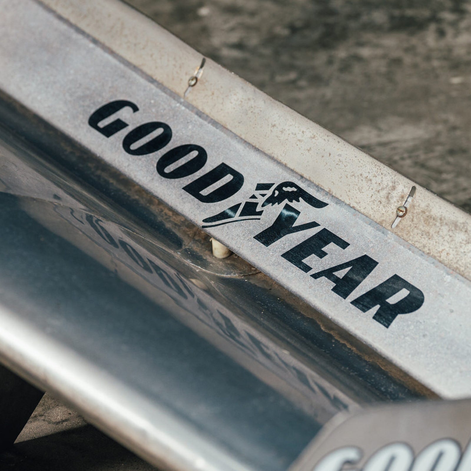 LOT 613 - 1977 Ferrari 312T Niki Lauda Rear Wing Photo Match