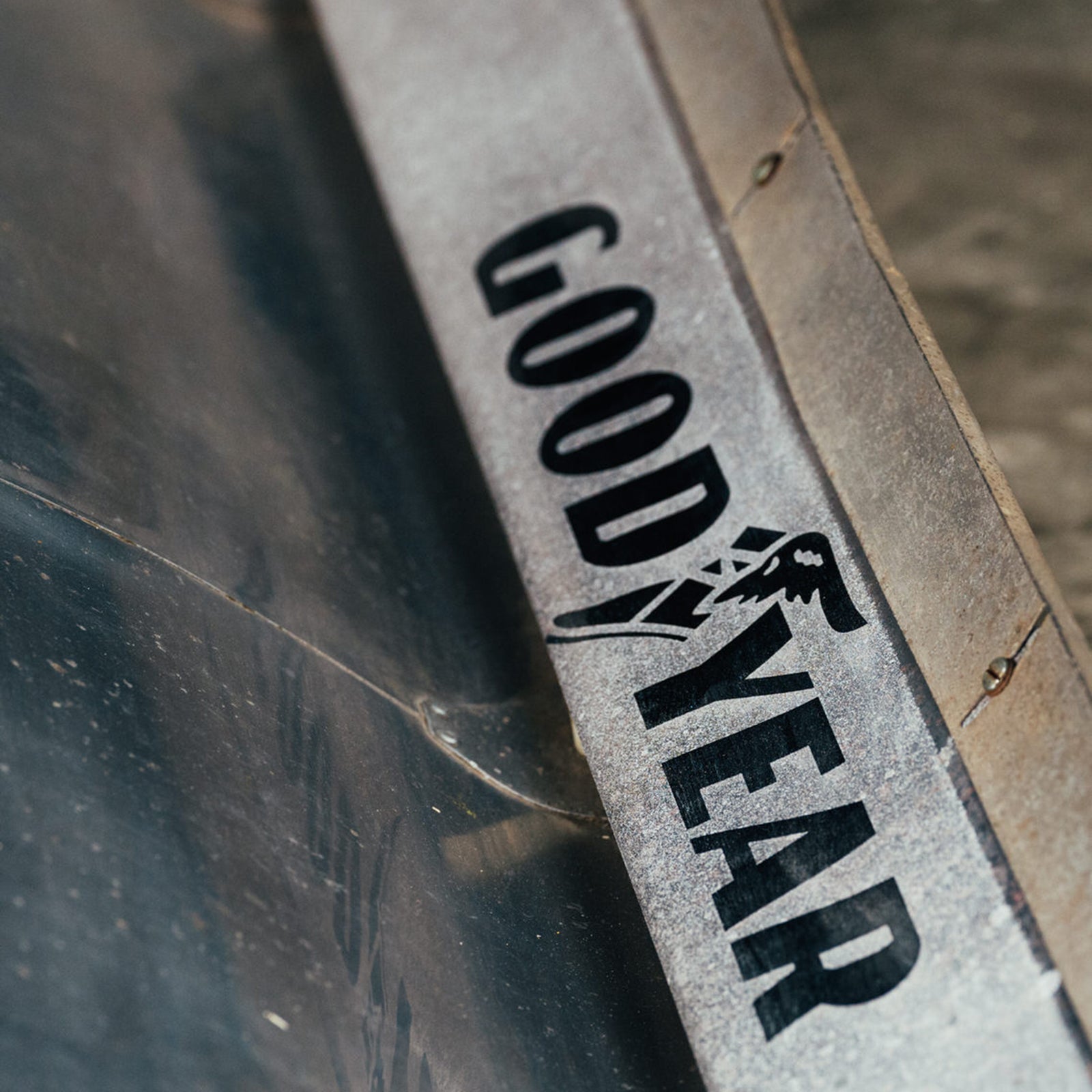 LOT 613 - 1977 Ferrari 312T Niki Lauda Rear Wing Photo Match