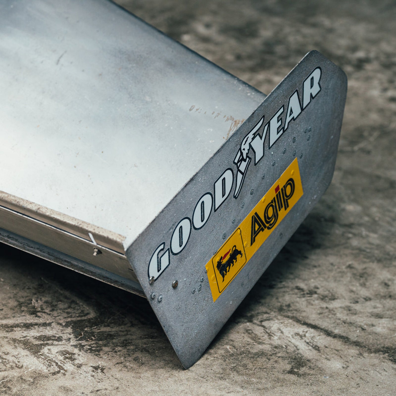 LOT 613 - 1977 Ferrari 312T Niki Lauda Rear Wing Photo Match