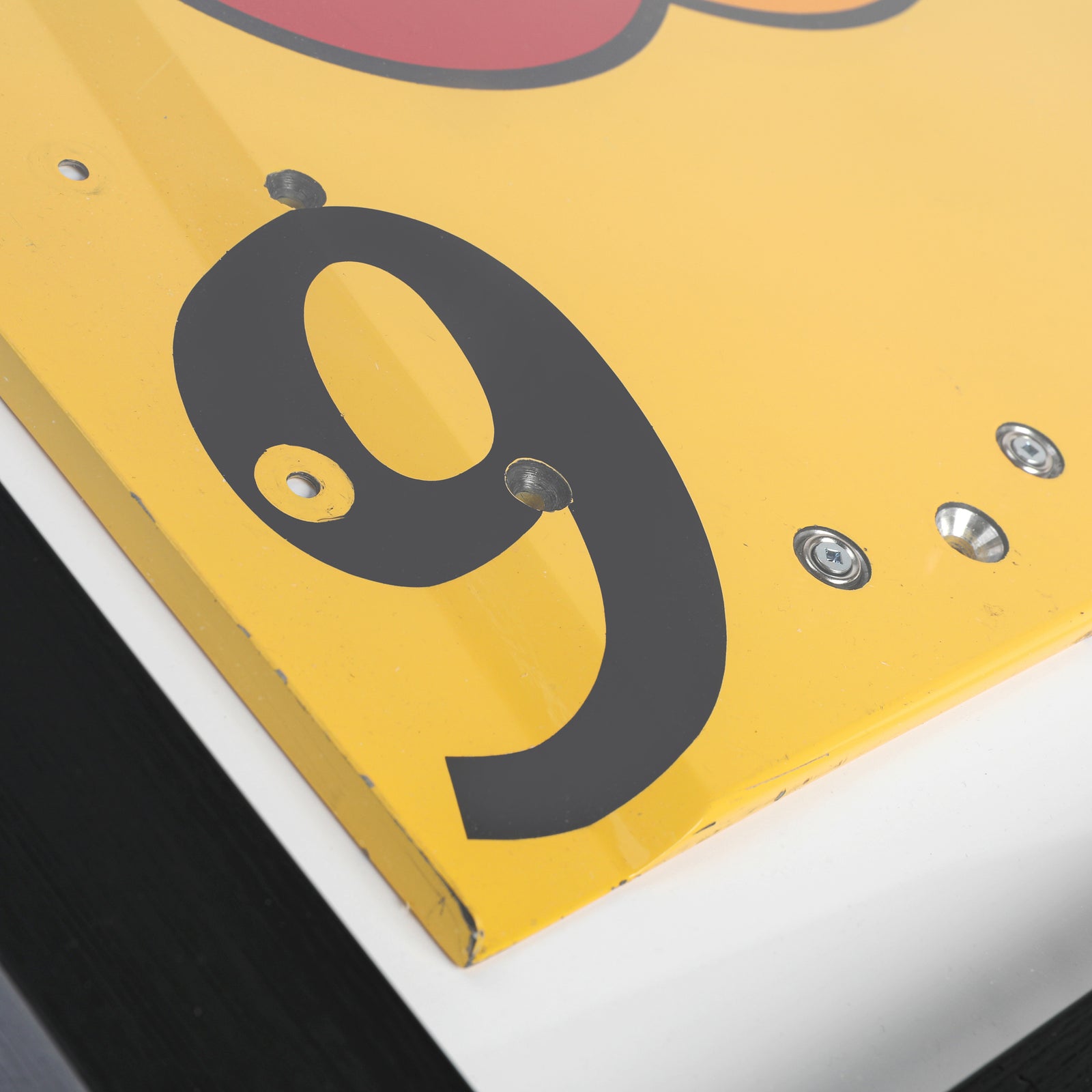 Season Launch LOT 404 - Damon Hill 1998 Jordan Framed Rear Right Hand Wing Endplate