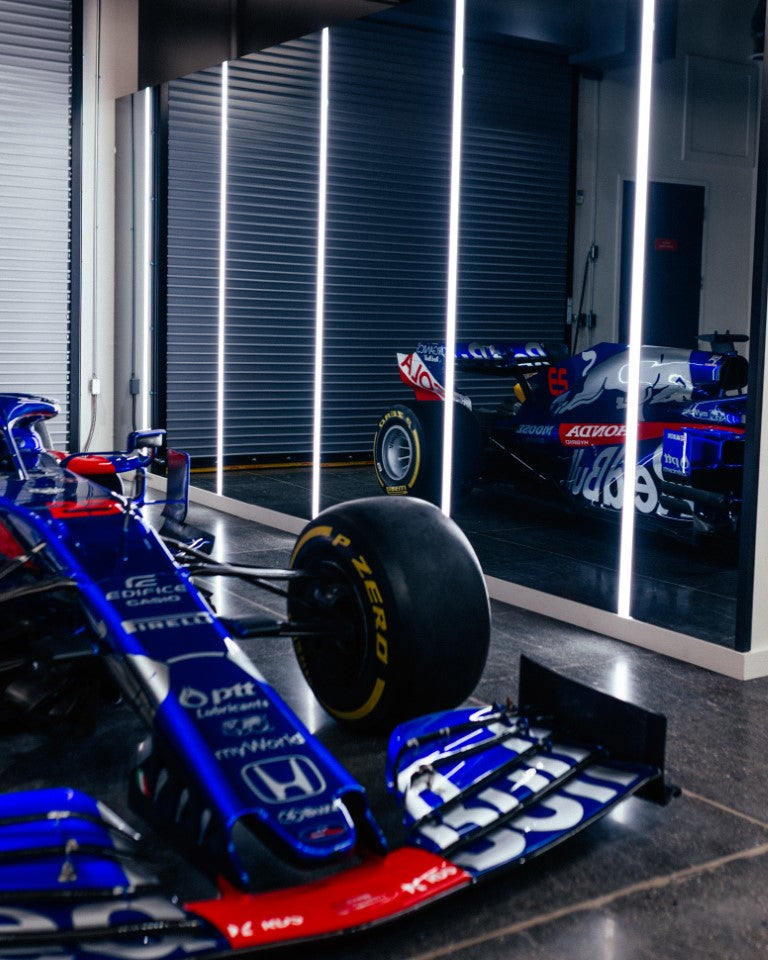 2019 Toro Rosso STR14-04 - F1® P2 Finishing Rolling Chassis