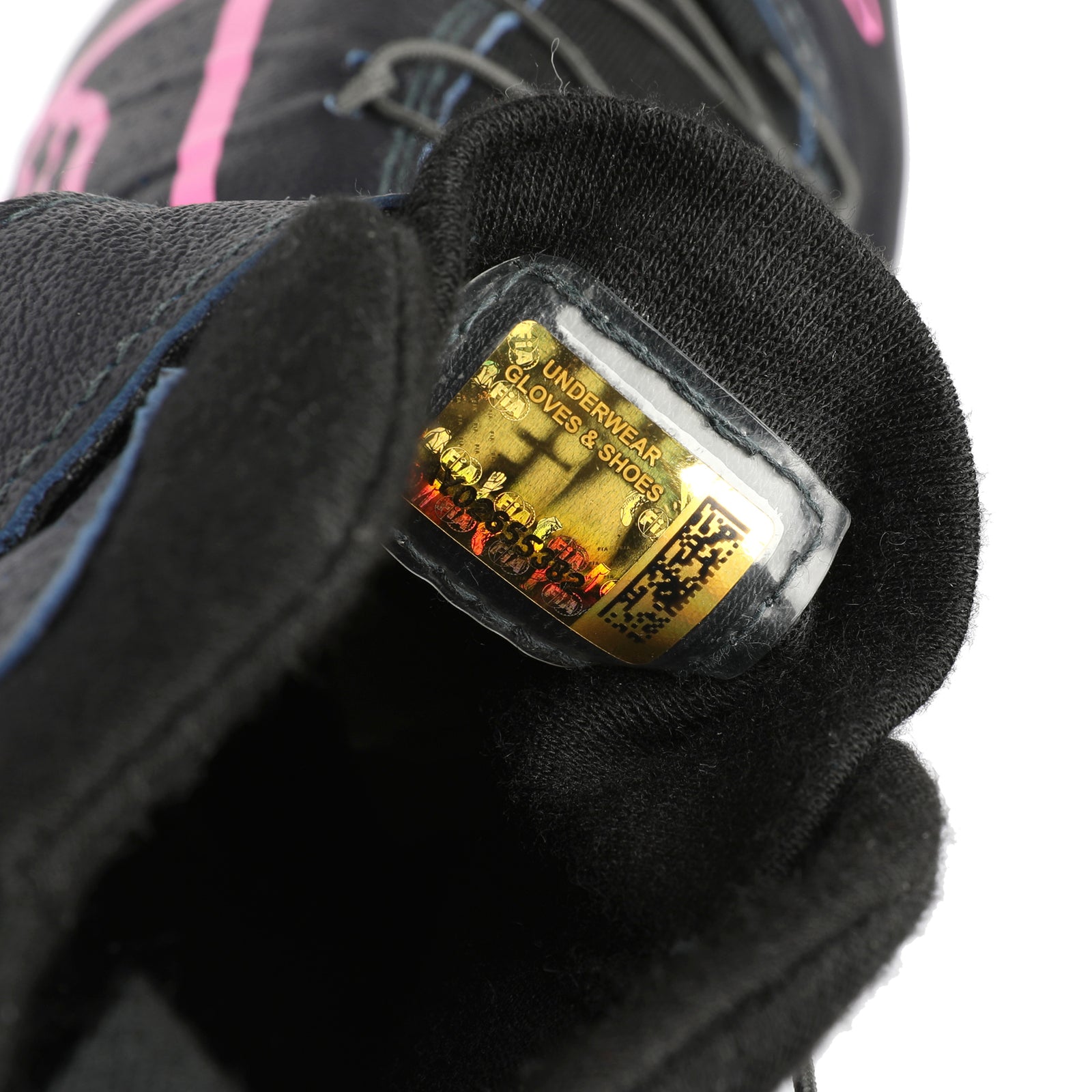 Season Launch LOT 156 - Franco Colapinto Alpine F1 Team 2025 Signed Un-Used Race Boots