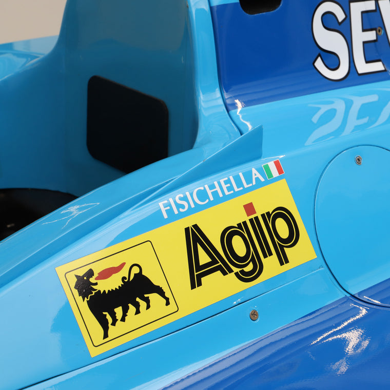 Authentic 1998 Benetton B198 with Judd GV 4.2 engine, iconic Formula 1 race car and exhibition-quality collector centrepiece