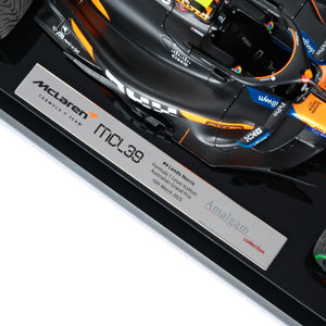 Lando Norris 2025 Australian Grand Prix McLaren MCL39 1:8 scale collector model, detailed Formula 1 replica for display