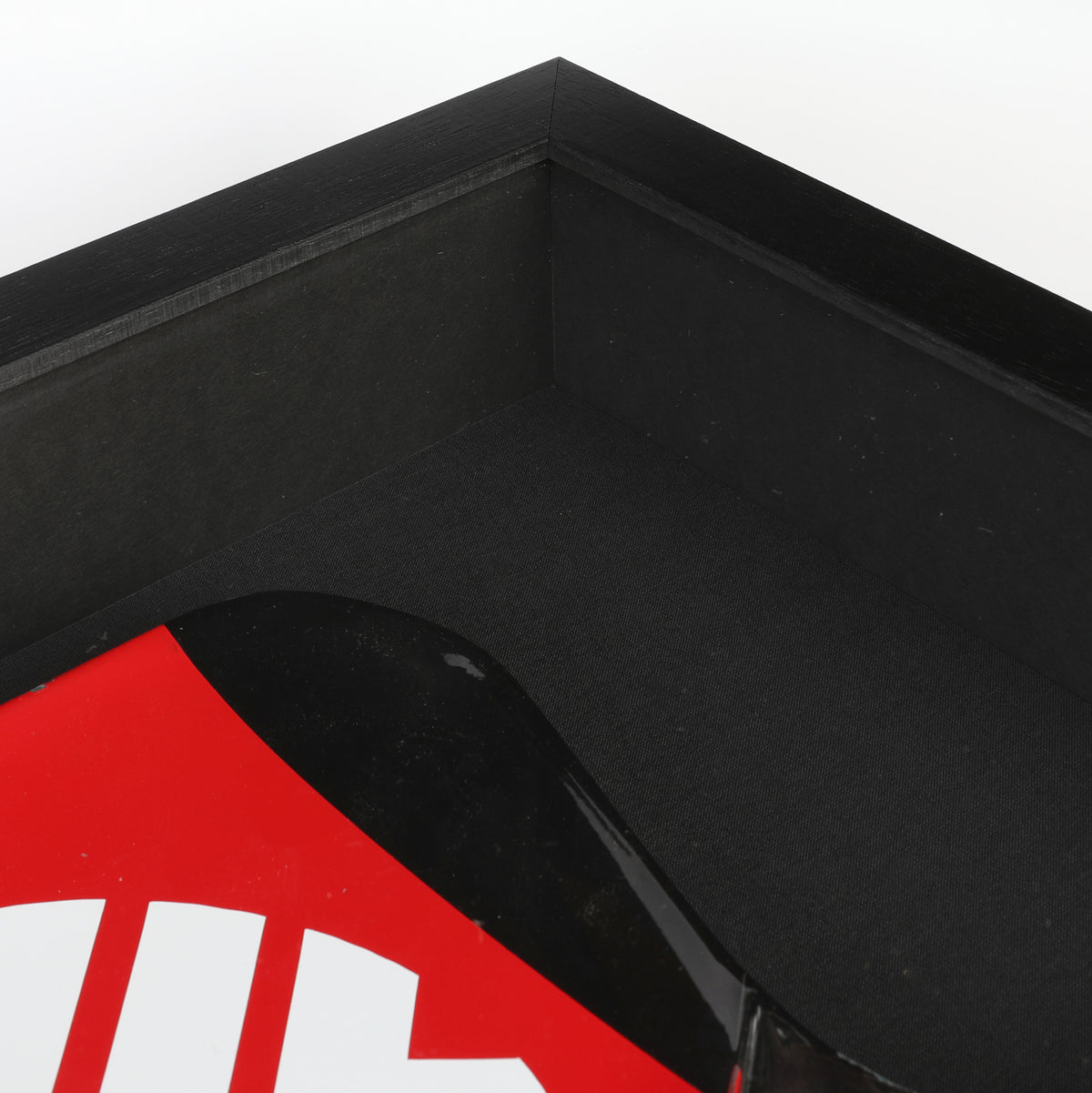 The Austin Auction LOT 053 - Renault F1 Team 2015 Rear Wing End Plate - Framed