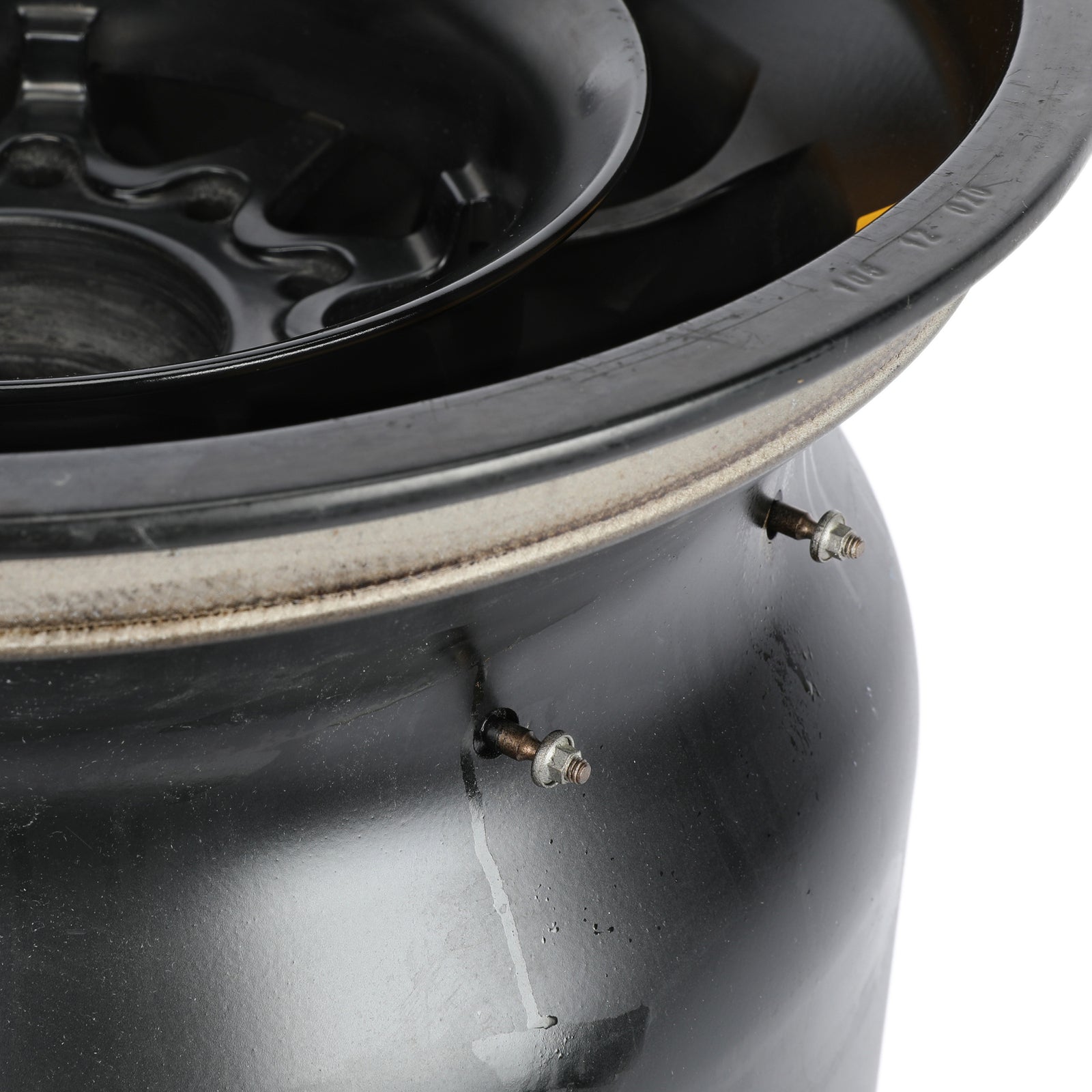 Auction LOT 120 - Lotus Renault R31 2011 Season Used Front Wheel Rim