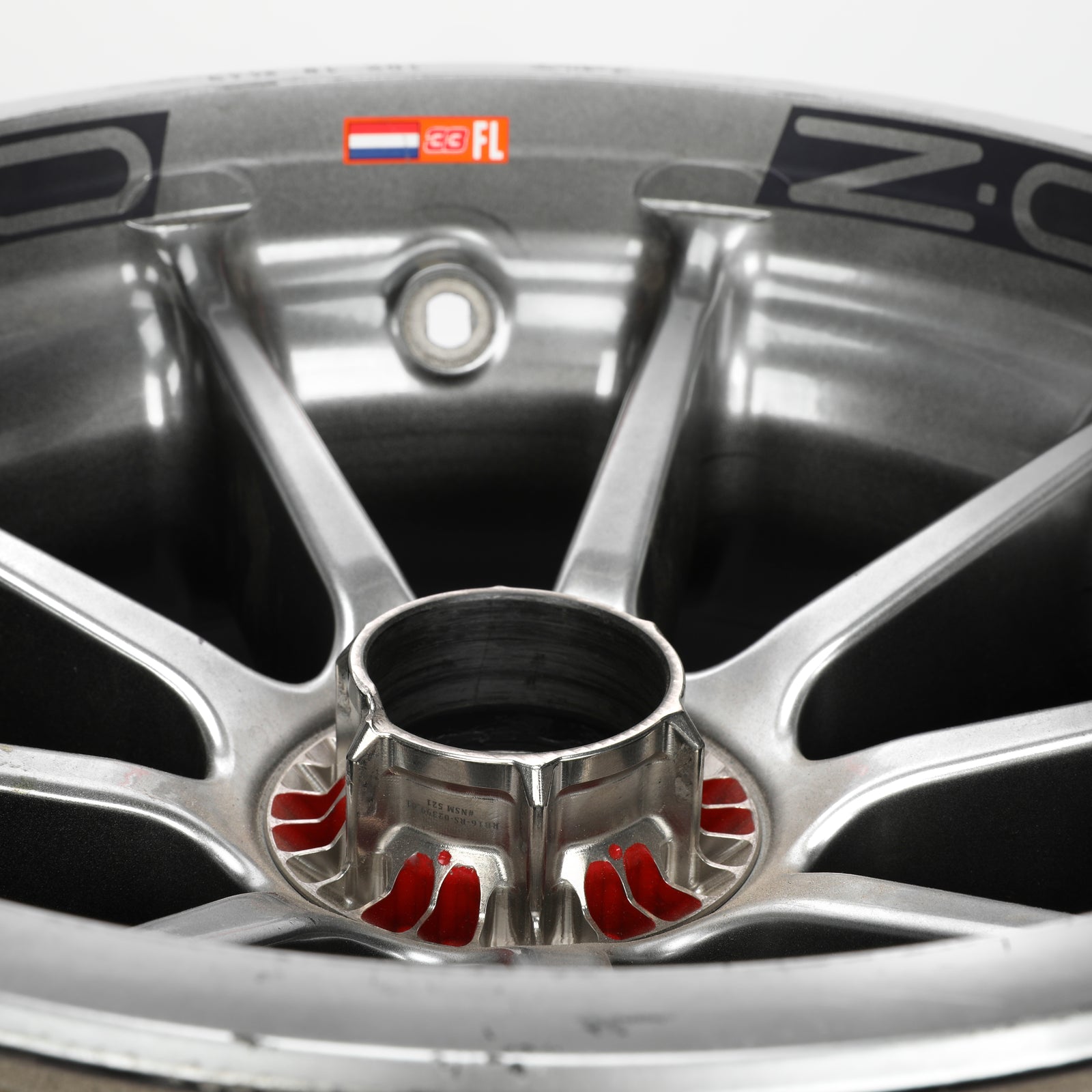 Max Verstappen 2019 Oracle Red Bull Racing Front Wheel Rim Table