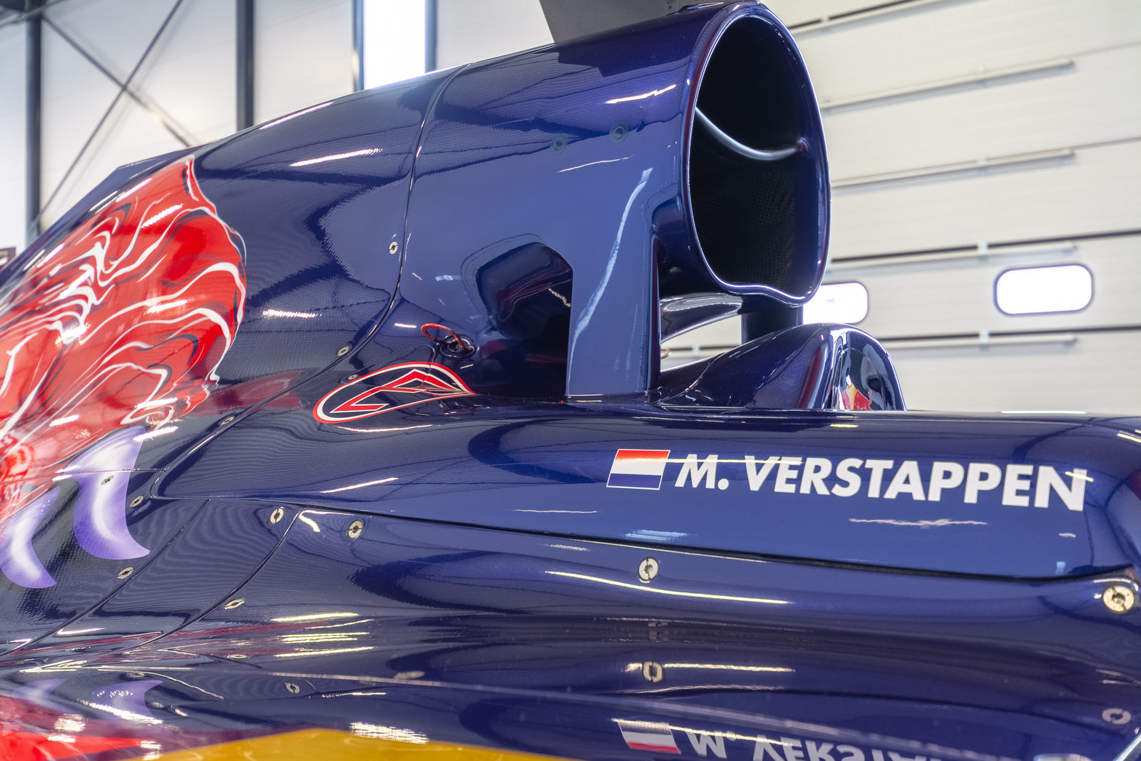 Scuderia Toro Rosso STR10 - 02