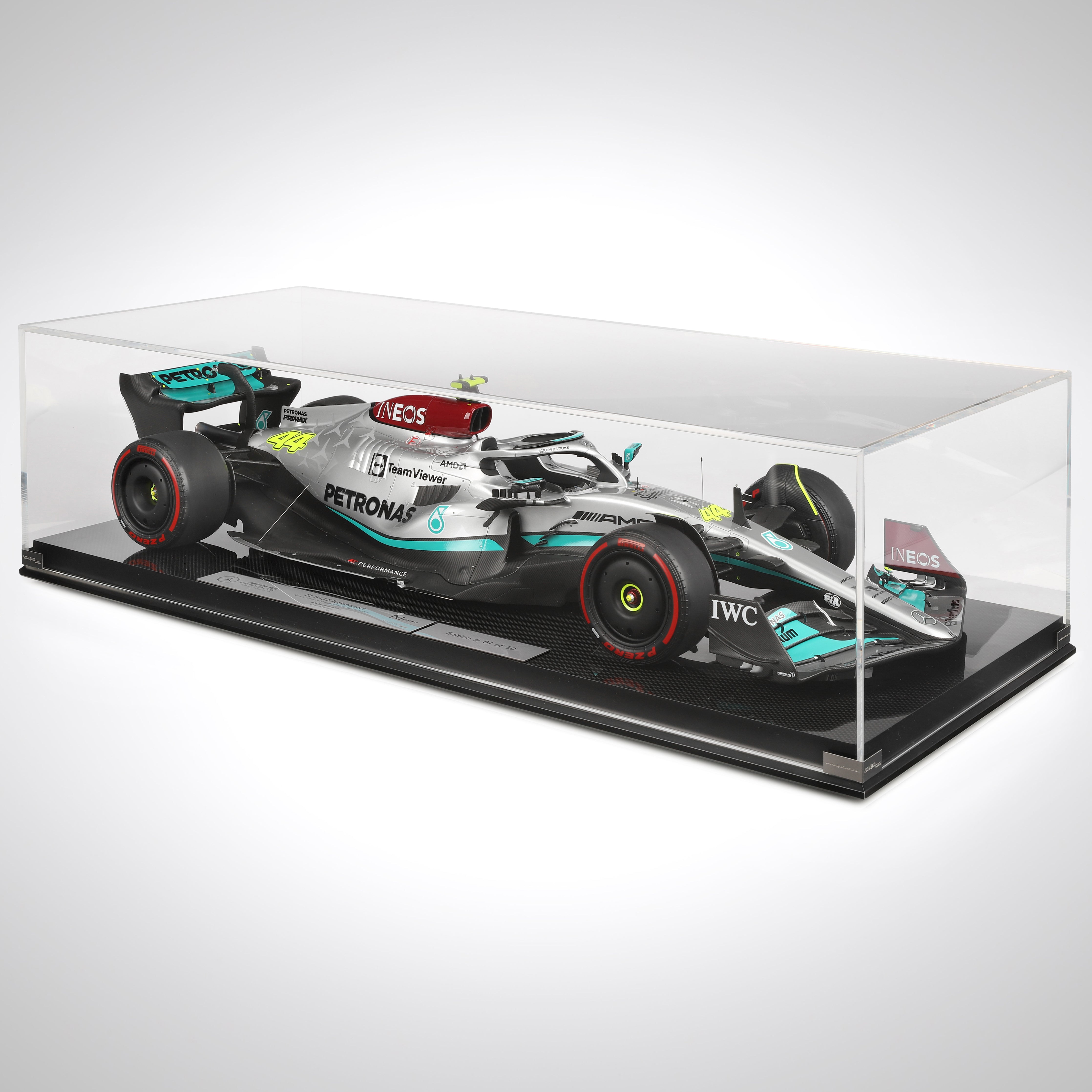 Mercedes-AMG F1 W13 1:8 Models