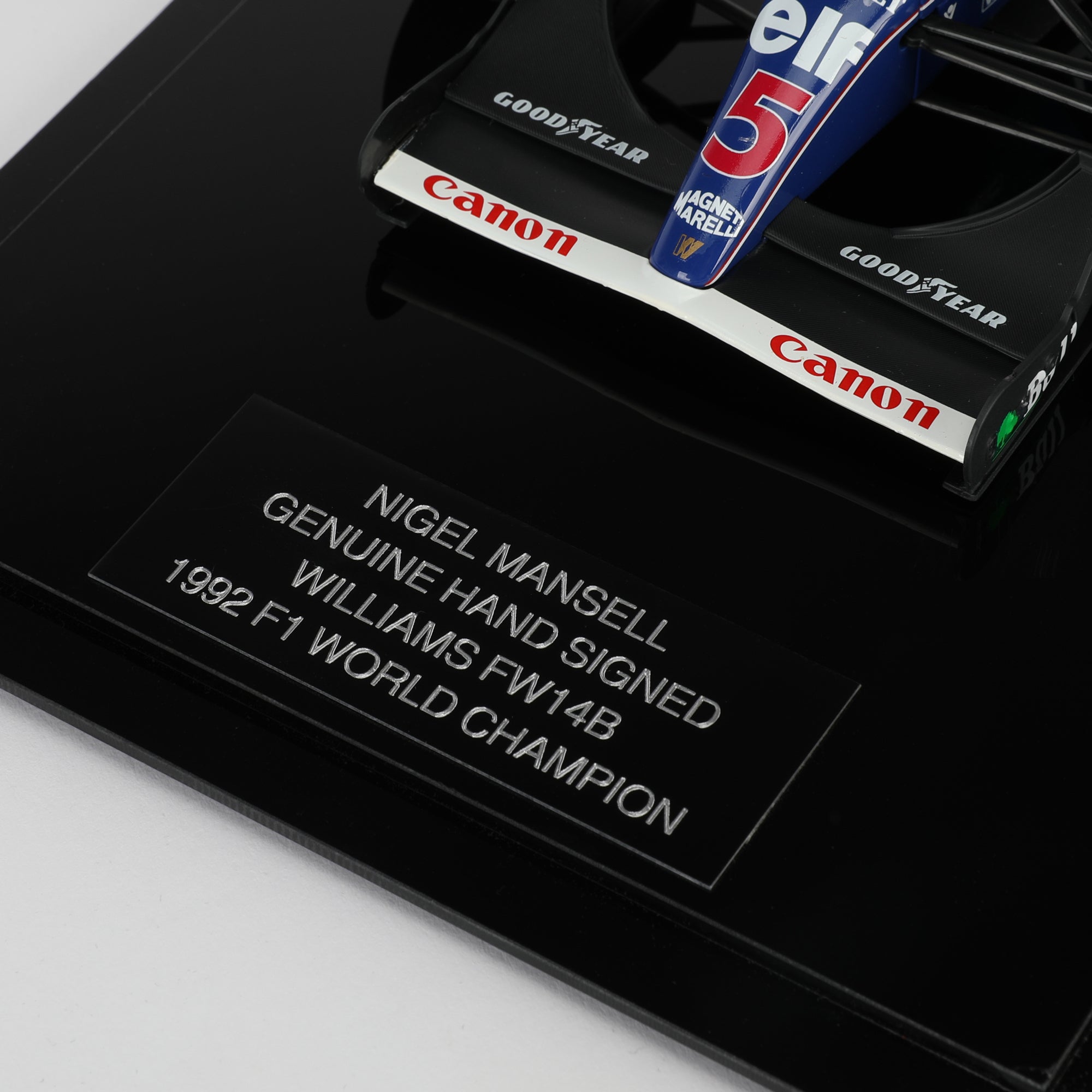 Nigel Mansell 1992 Signed Williams FQ14B 1.18 Scale Model