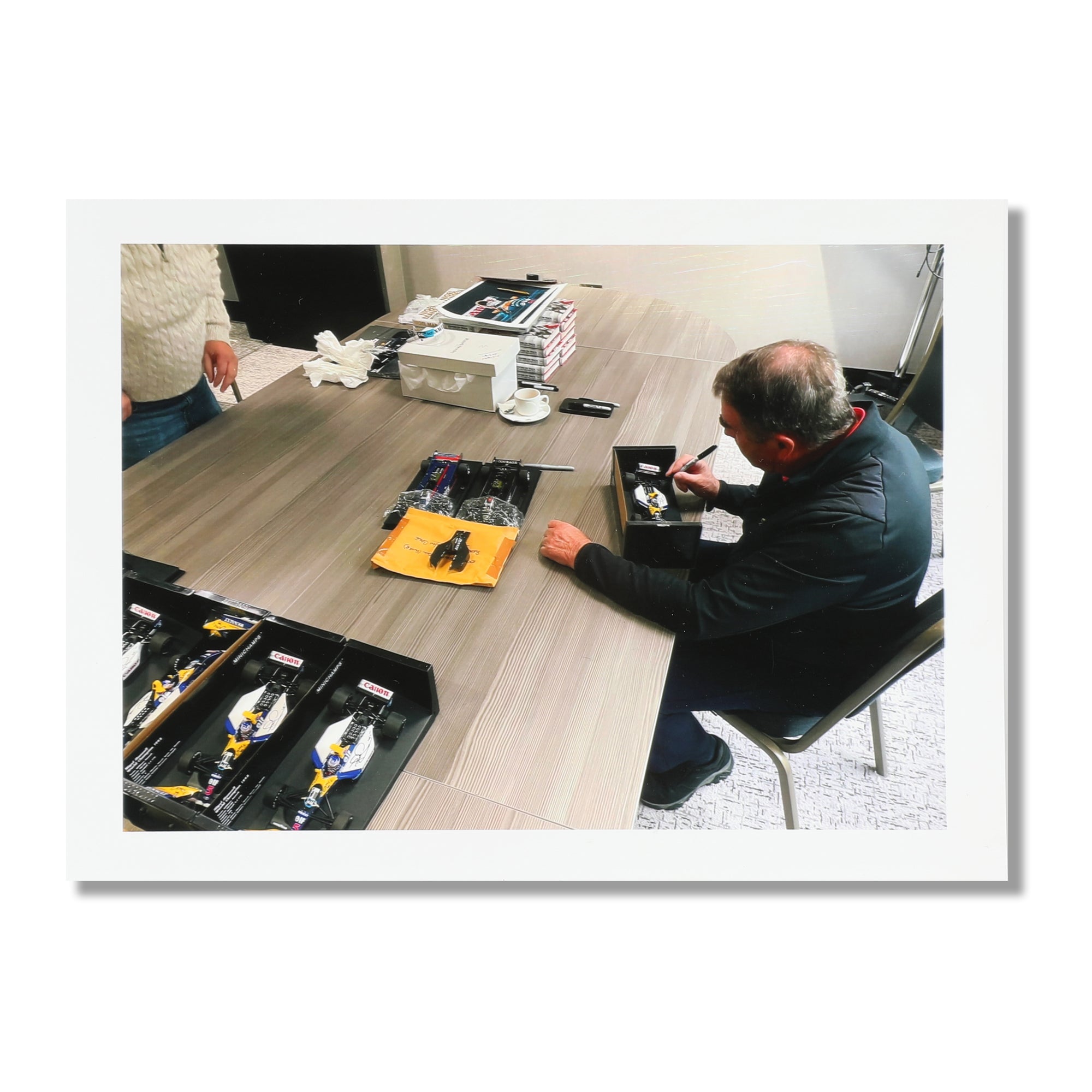 Nigel Mansell 1992 Signed Williams FQ14B 1.18 Scale Model