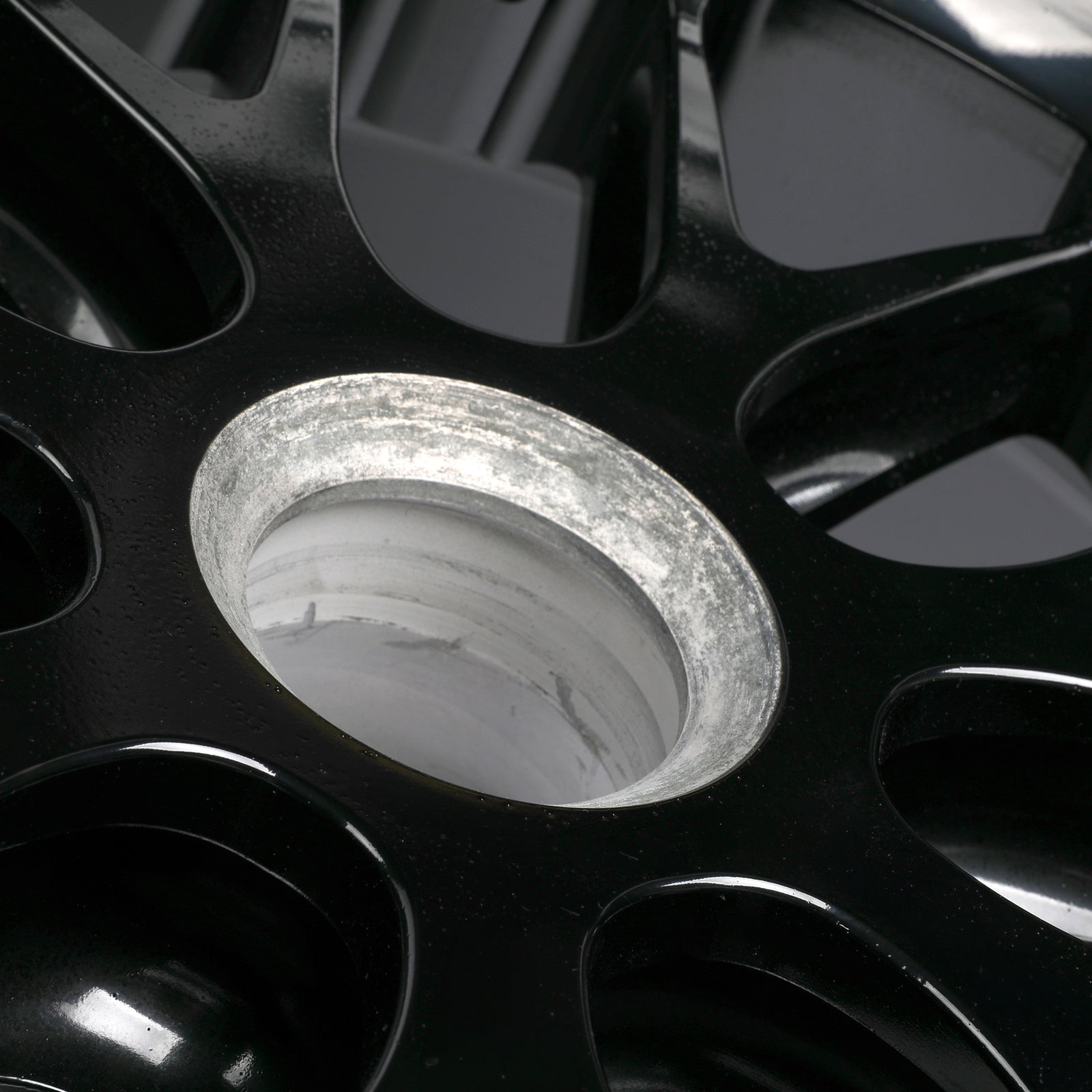 The Silverstone Auction LOT 019 - Oscar Piastri 2024 Race Used McLaren F1 Team Rear Wheel Rim Table - British Grand Prix