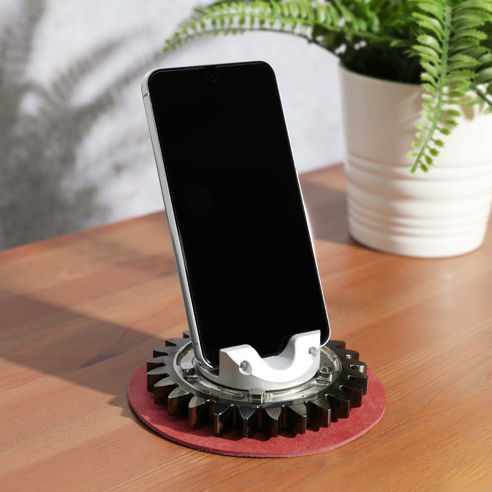 Formula 1 Gear Ratio Phone Holder - Pink