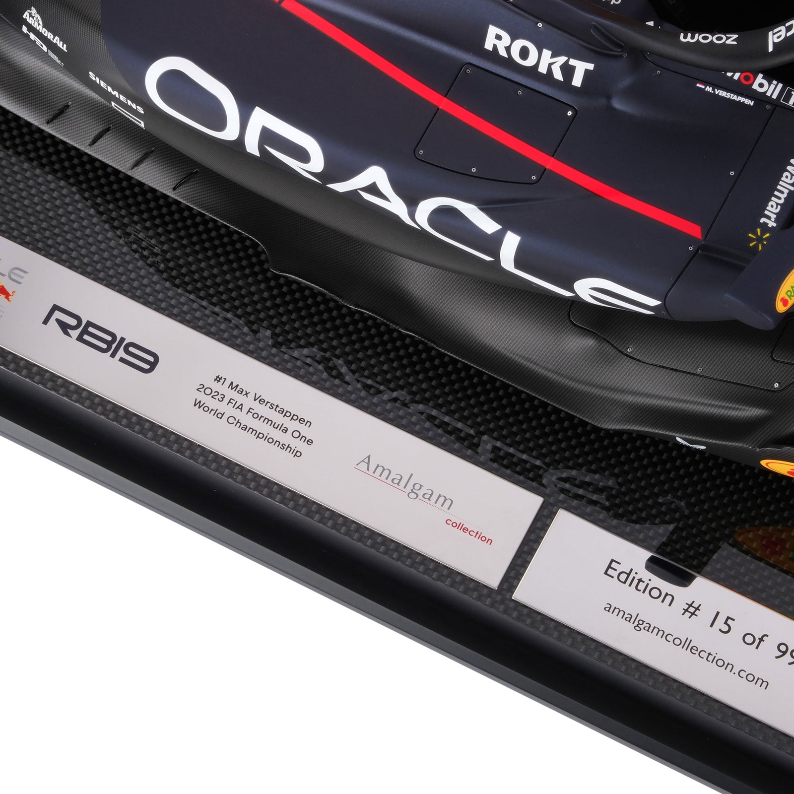 LOT 061 - Max Verstappen 2023 RB19 1:8 Scale Model