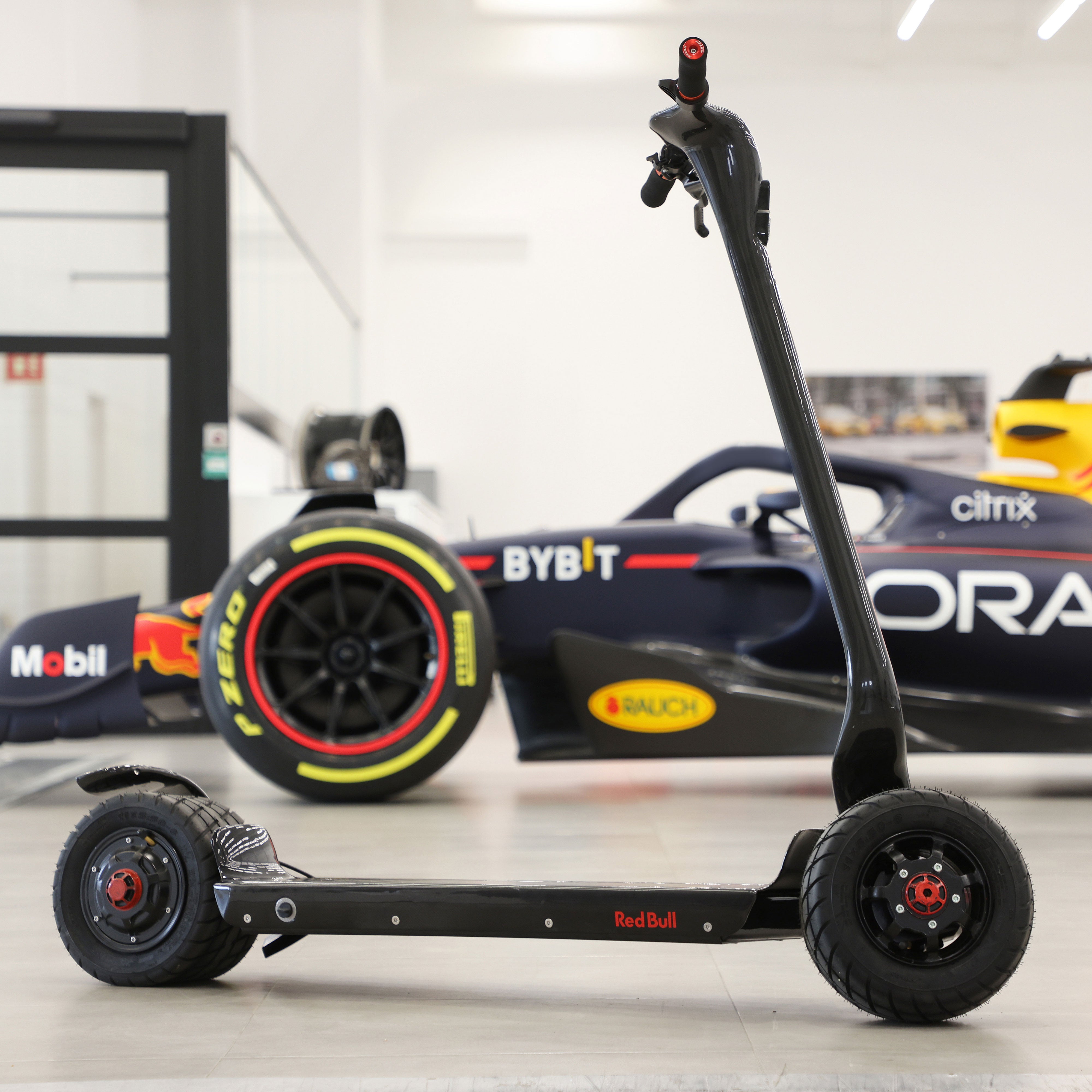 BIZARRE B1058 RED BULL Event Car - Boutique Auto Moto / SPARK