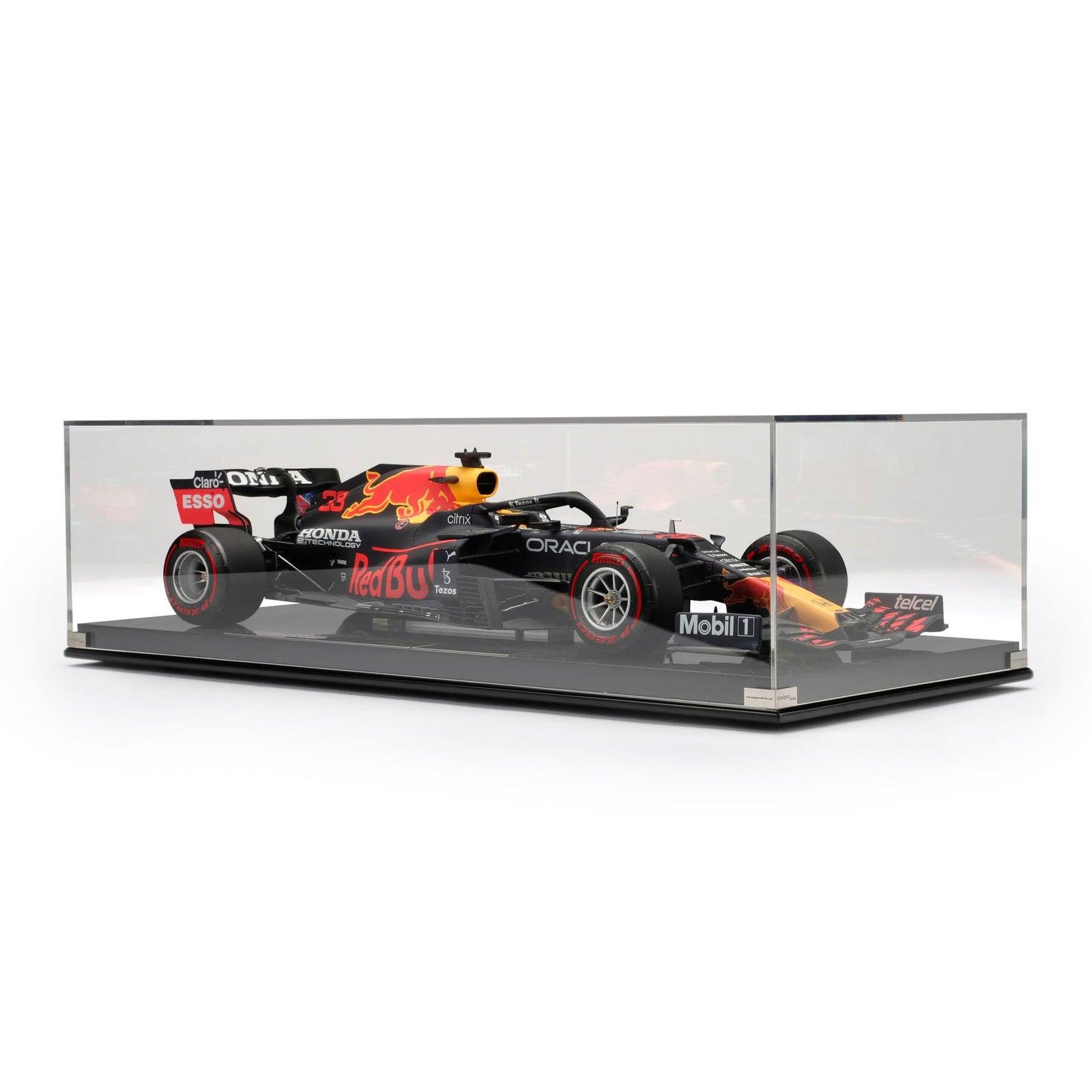 Auction LOT 061 - Max Verstappen 2021 Oracle Red Bull Racing RB16B 1:8 Scale Model – Abu Dhabi GP