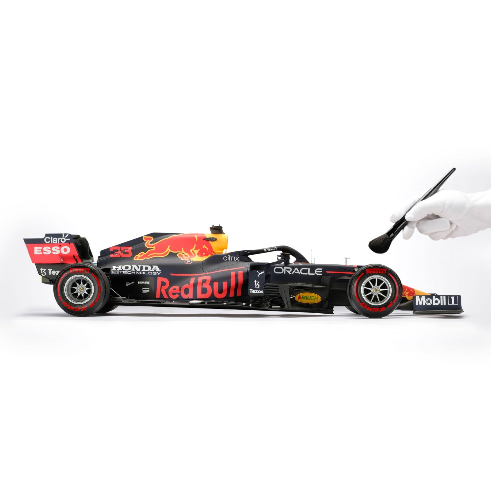 Auction LOT 061 - Max Verstappen 2021 Oracle Red Bull Racing RB16B 1:8 Scale Model – Abu Dhabi GP