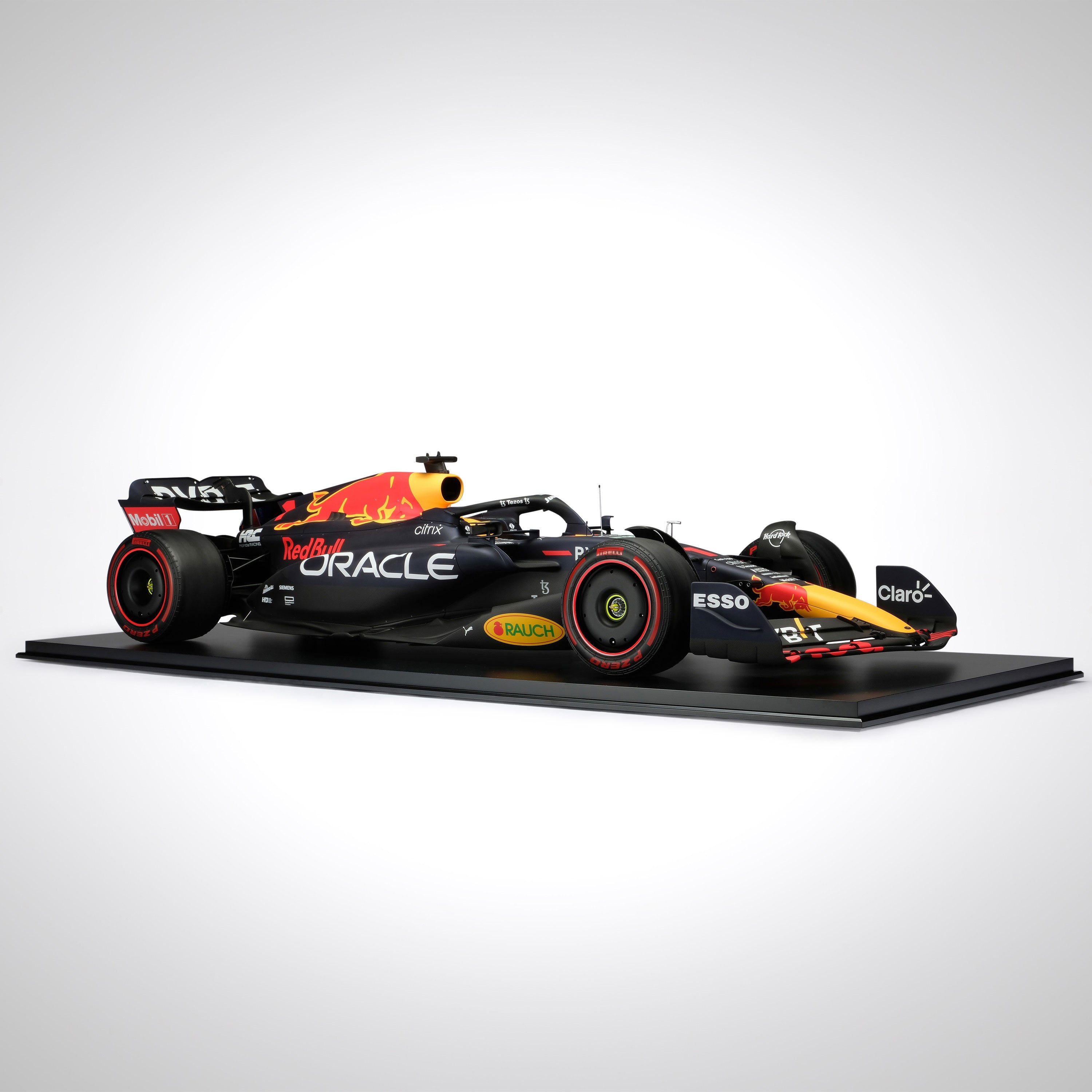 Max Verstappen 2022 RB18 1:4 Scale Model F1 Car – Dutch GP