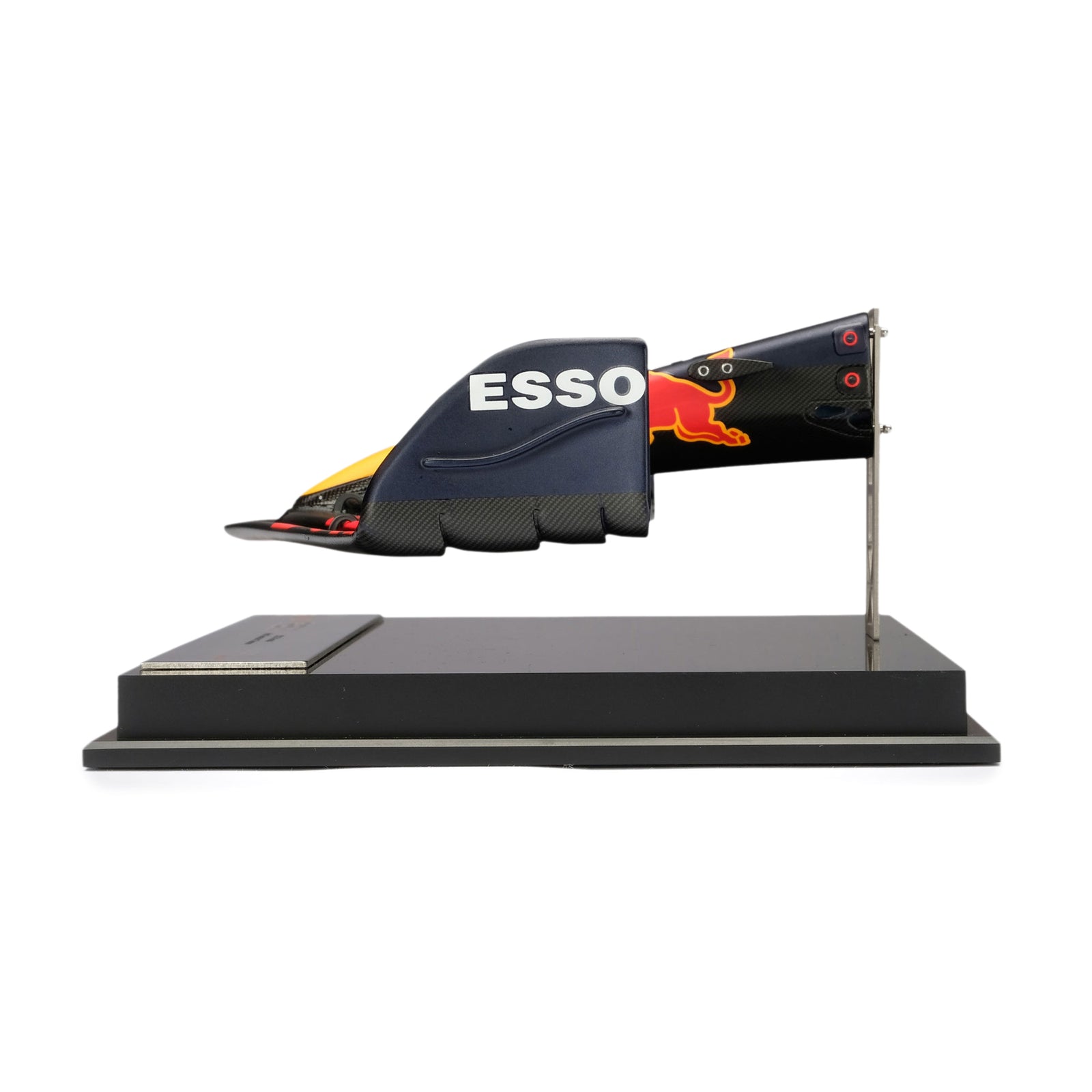 EARLY LOT 038 - Oracle Red Bull Racing 2022 RB18 1:12 Scale Model Nosecone