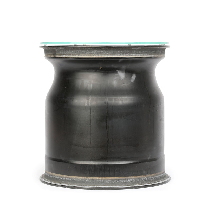 LOT 108 - Renault F1 Team 2016 Front Wheel Rim Table