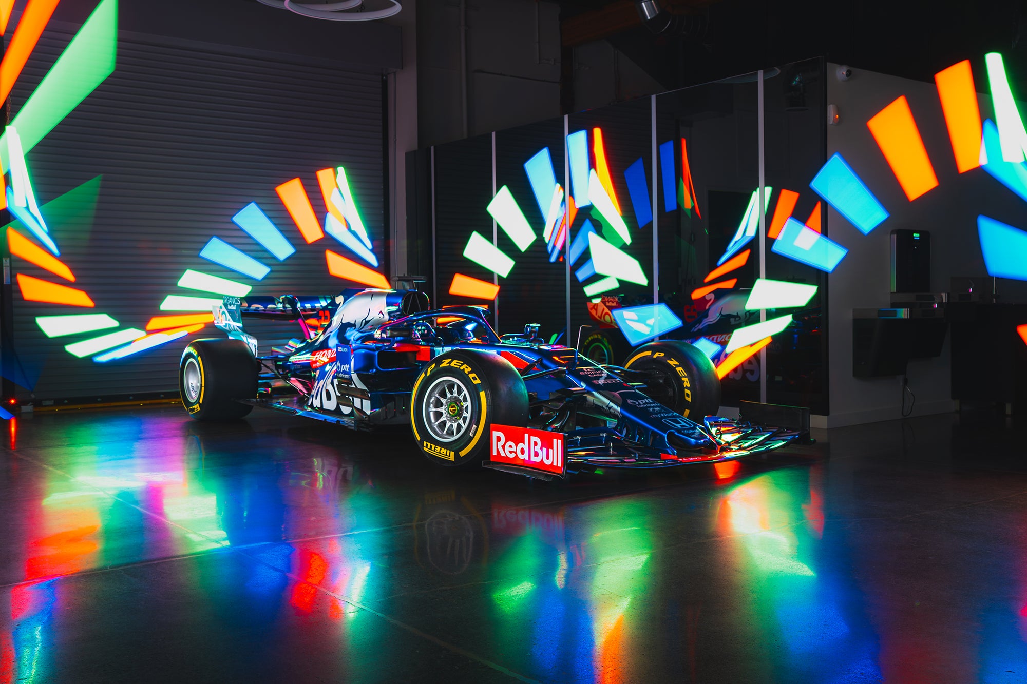 LOT 004 - 2019 Toro Rosso STR14-04 - F1® P2 Finishing Rolling Chassis