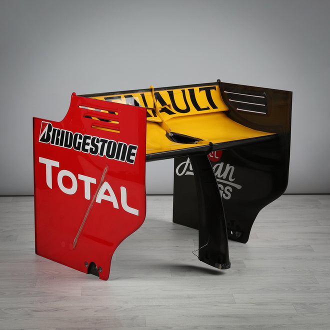 LOT 055 - Renault F1 Team 2010 R30 Rear Wing Assembly