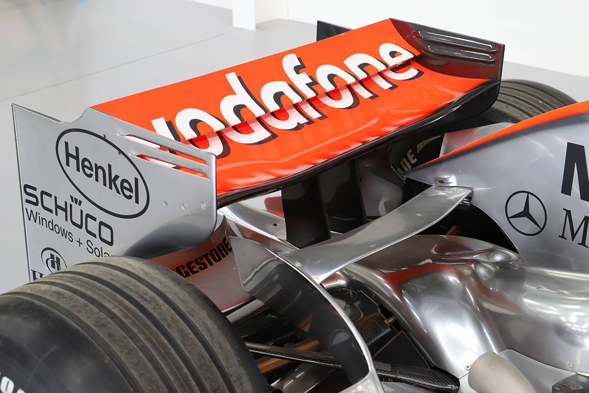 2007 McLaren MP4-22 Official F1® Show Car