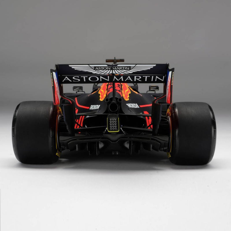 Max Verstappen 2019 Oracle Red Bull Racing RB15 1:8 Scale Model F1® Car - Amalgam Collection