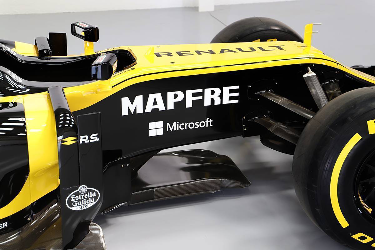 2018 Renault RS18 Official Show Car – F1 Authentics
