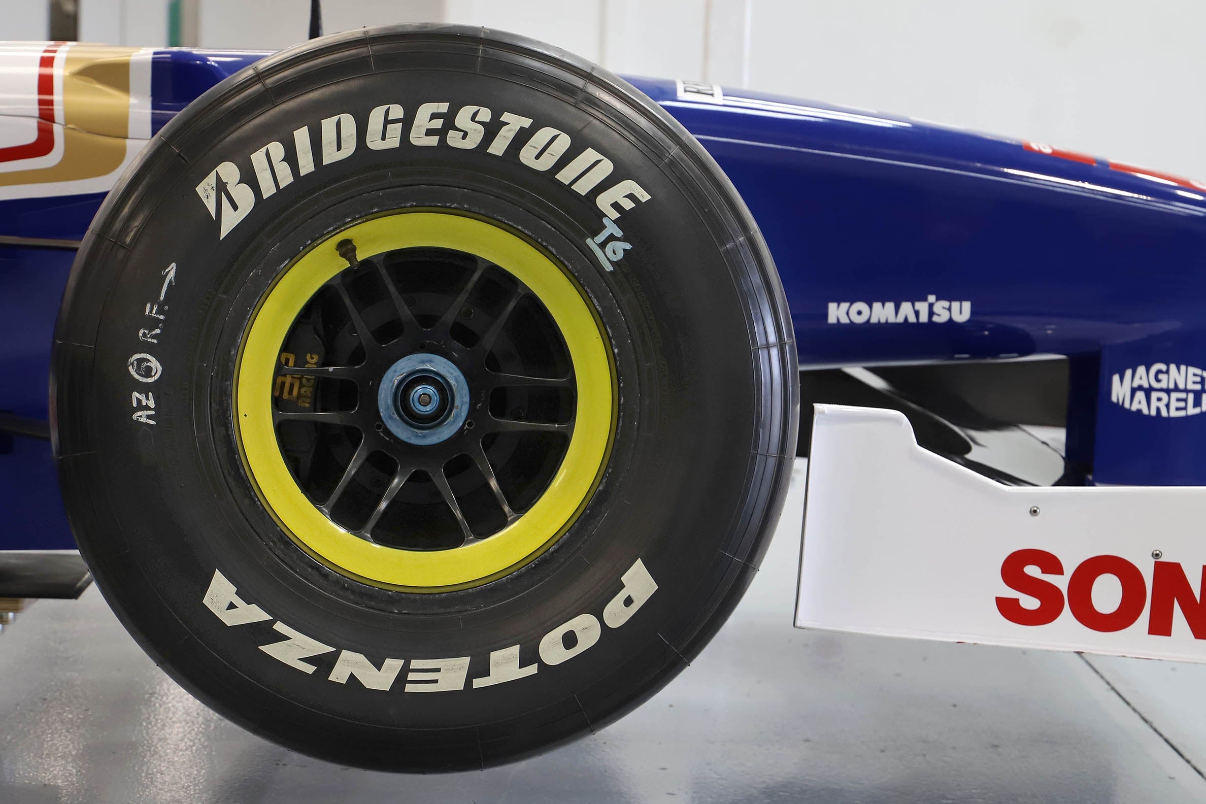 1997 Williams FW19 Jacques Villeneuve Championship Winning Official Show Car